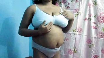 Shradha Bhabhi In Bra - Movies.
