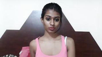 Indian chick loves to flash her jugs